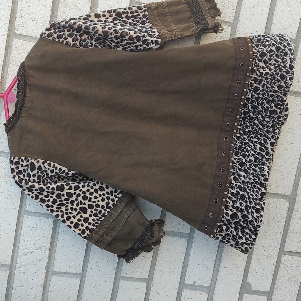 Leopard wrap jacket 🧥 - Picture 9 of 10